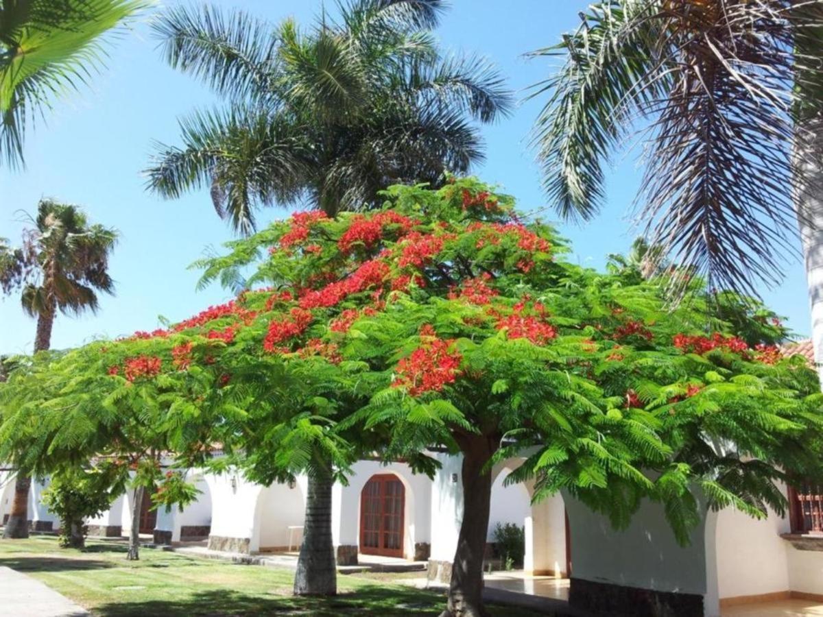 Parque Golf Bungalow San Bartolomé Luaran gambar